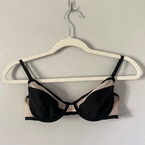 Victoria’s Secret unlined black and cream mesh wired bra size 32D sexy everyday